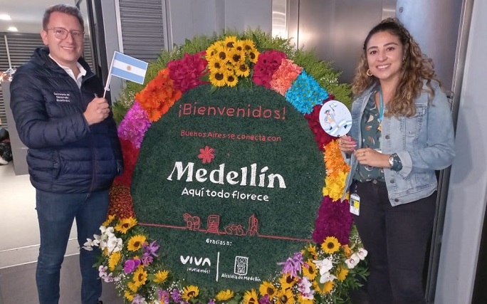 Viva inicia operaciones hacia Argentina con vuelos directos desde Medellín y Bogotá a ‘Súper Bajo Costo’